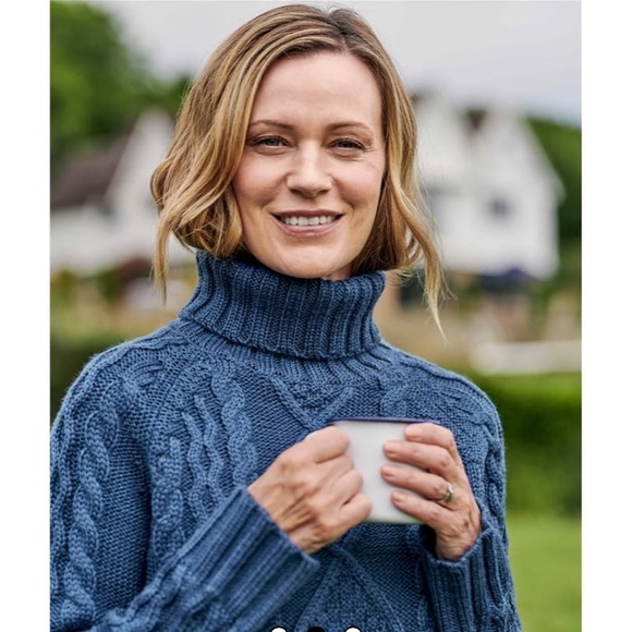 WoolOvers Pure Wool Knitted Aran Turtle Neck Sweater Blue Medium Fishermancore - Picture 3 of 12